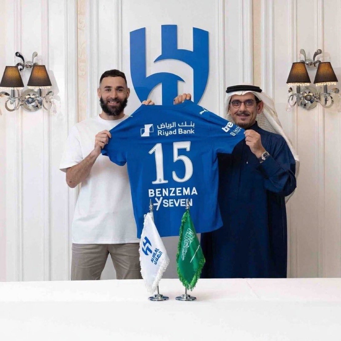 FabrizioFauna's tweet image. 🚨🗣️ 𝗡𝗘𝗪: Karim Benzema: The “15” on my shirt represents everything I love.

Karim Benzema in press conference.