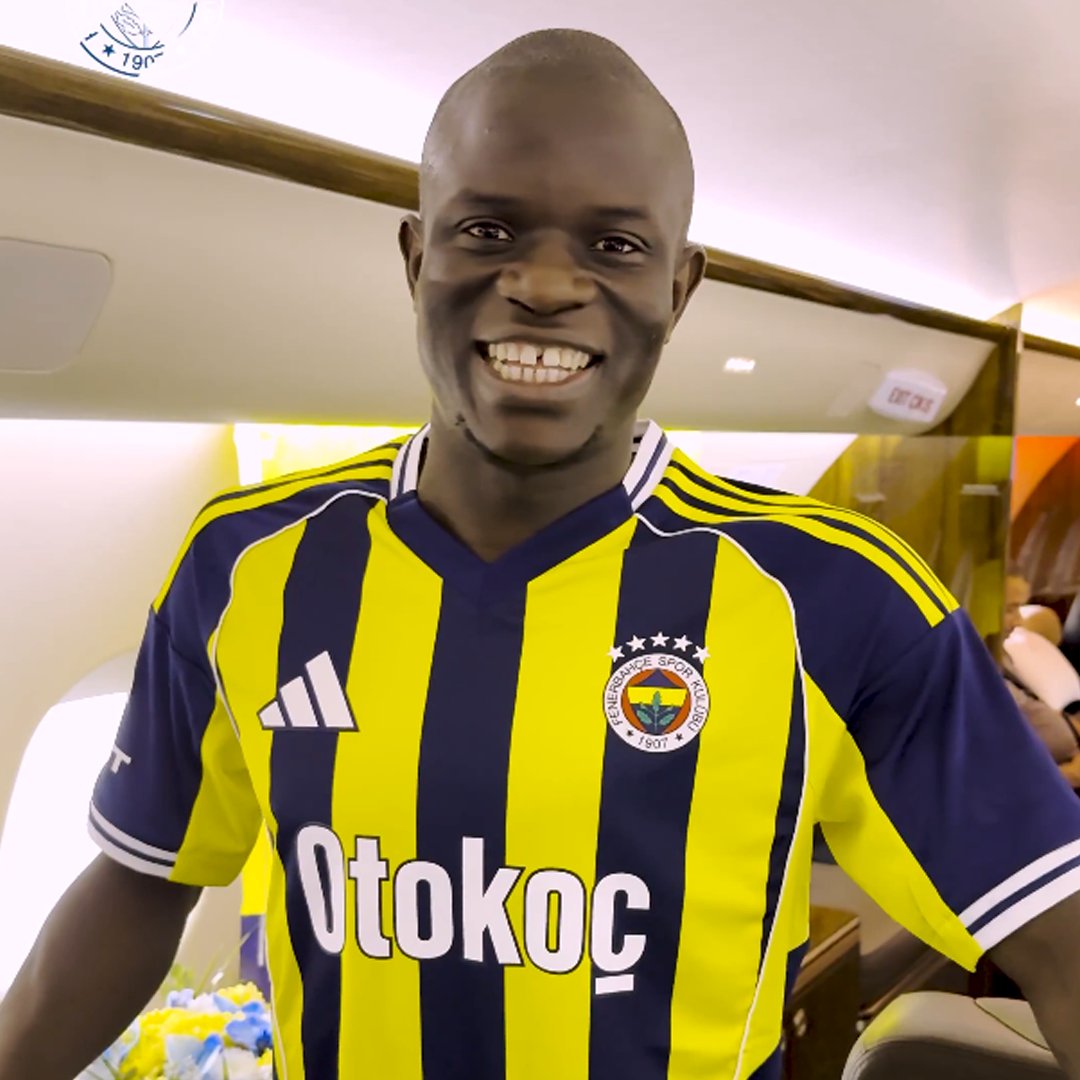 sportbpt's tweet photo. N'Golo Kante'nin uçağı anlık olarak dünya sıralamasında en çok izlenen uçuş oldu. https://t.co/L7NQbyrMeL