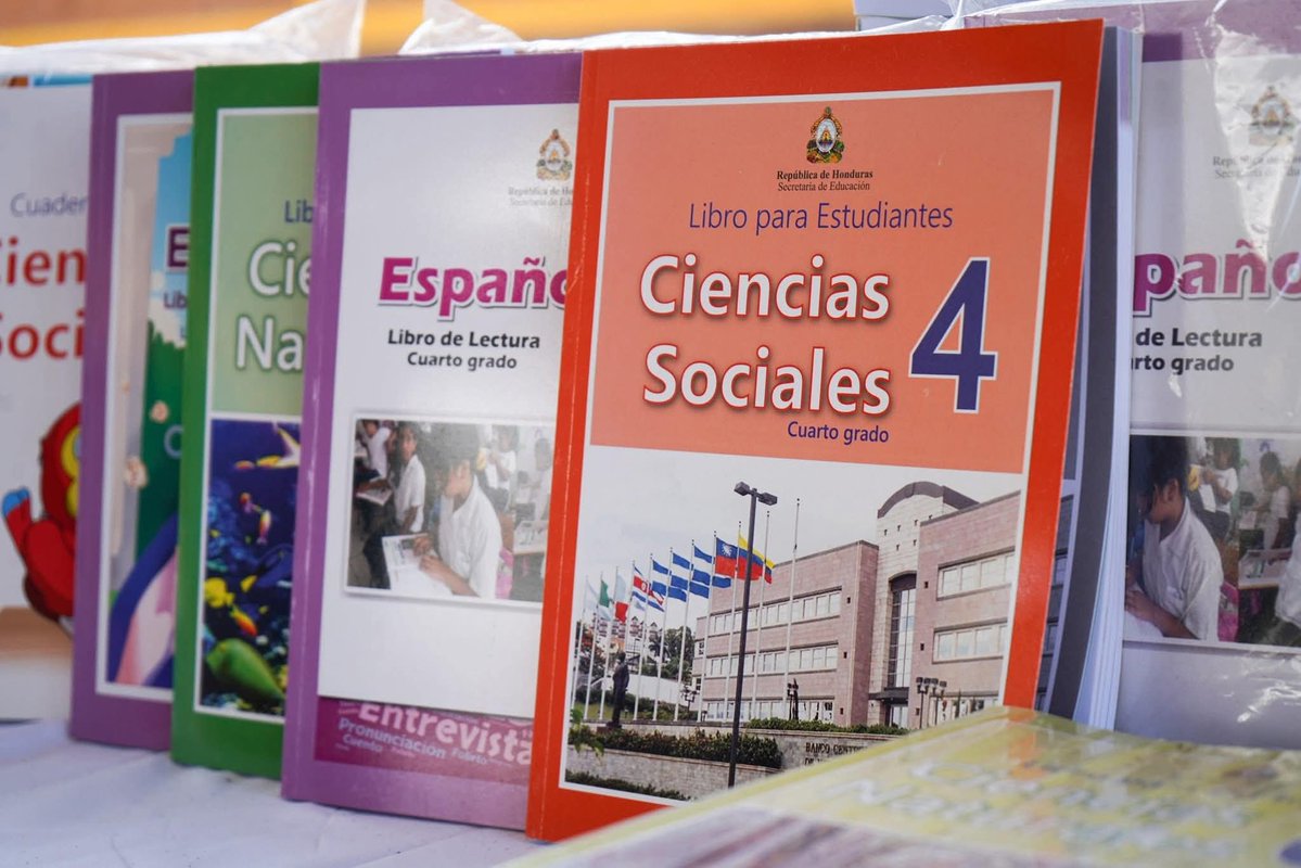 Los libros de textos en sector educación que están vendiendo los Hermes como si es logro de Asfura. Fue gestión realizada por gobierno de la presidenta Xiomara Castro, y he aquí las pruebas