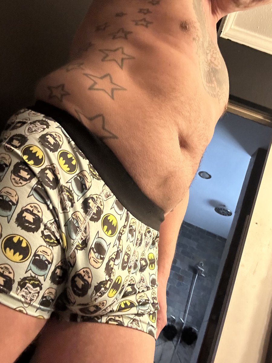 TheSpur87's tweet photo. Batman! https://t.co/h5BgMOtpmB