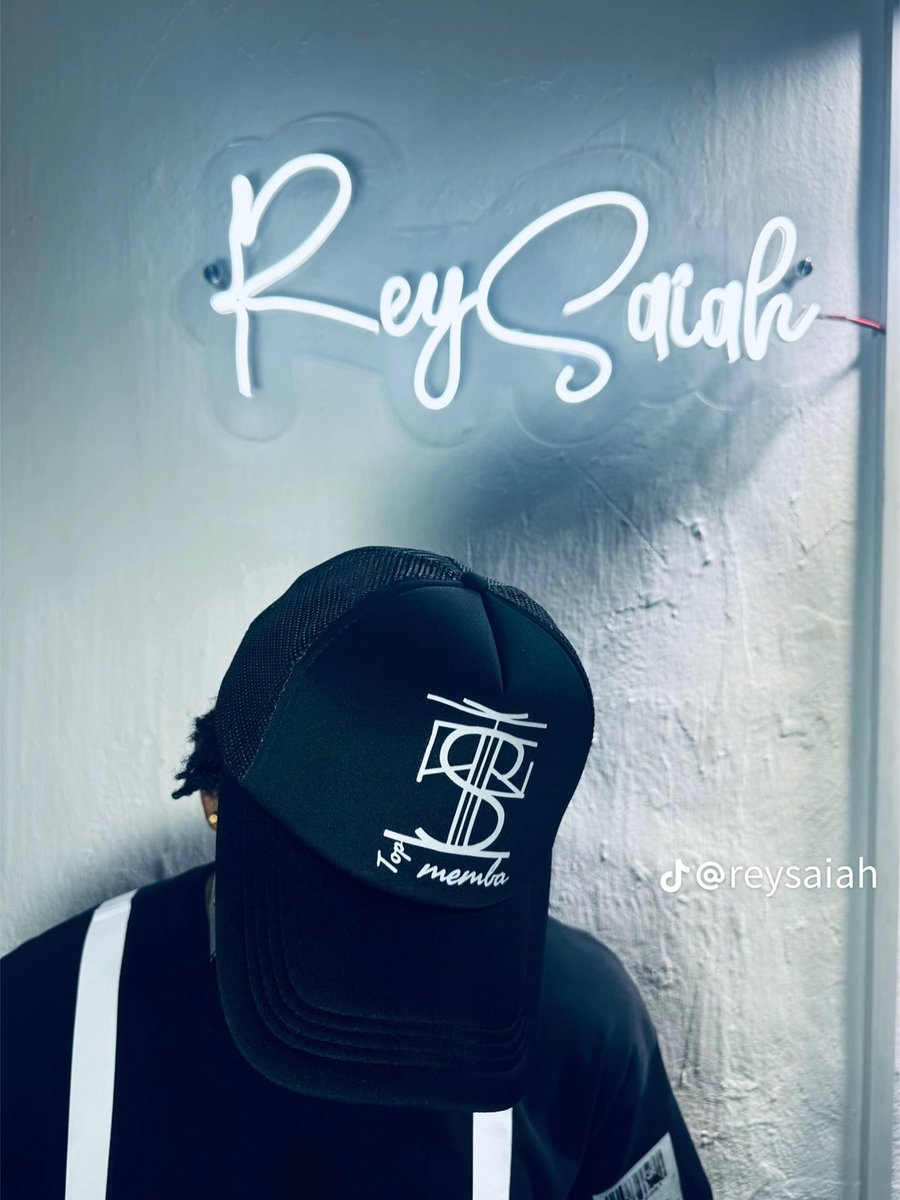 reysaiahh's tweet photo. Cap off your style! https://t.co/IpCNIF6NPK