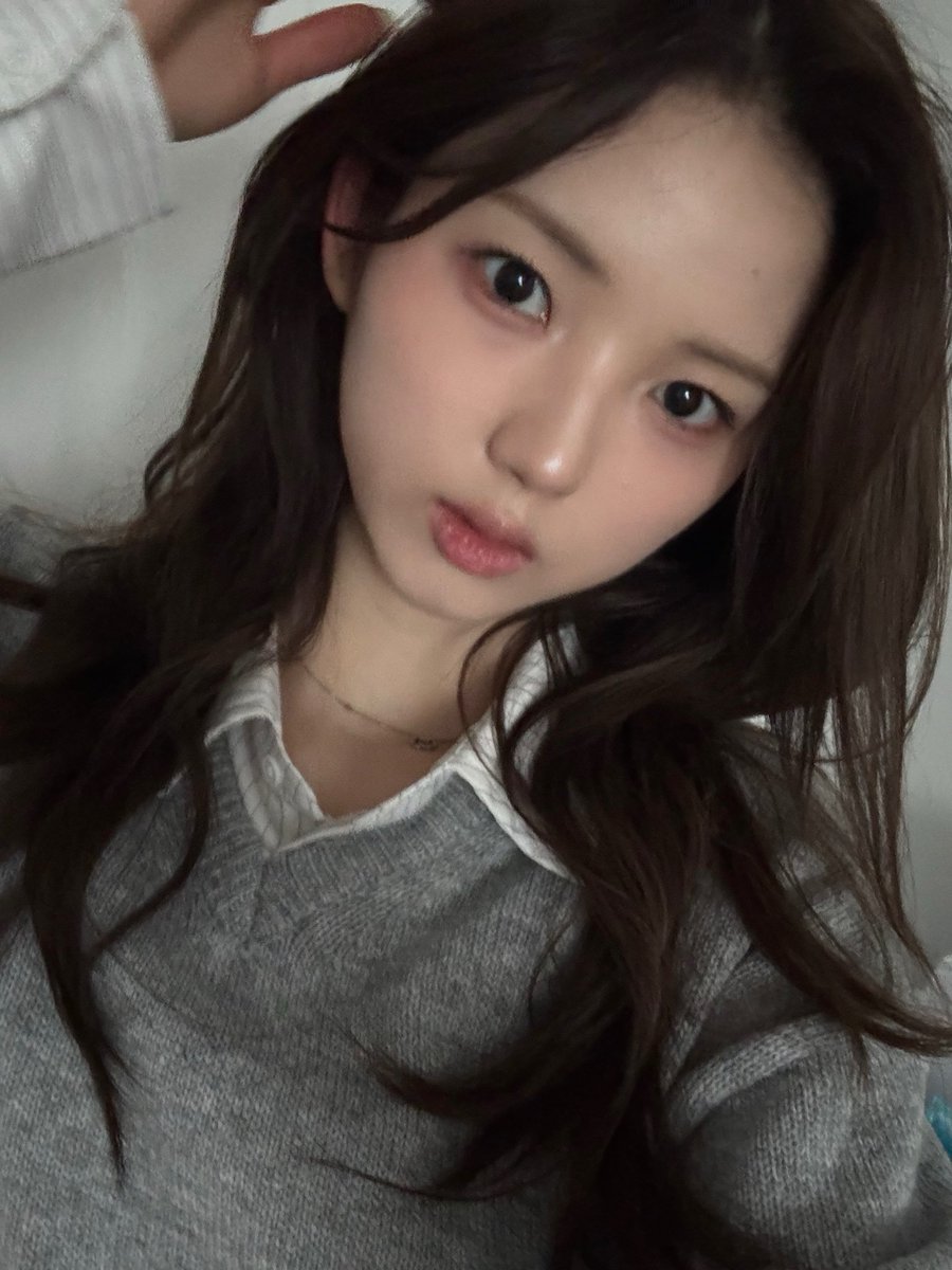 LXXE_S3's tweet photo. 260205 #이지우 프롬 https://t.co/YZ5geNbJBA