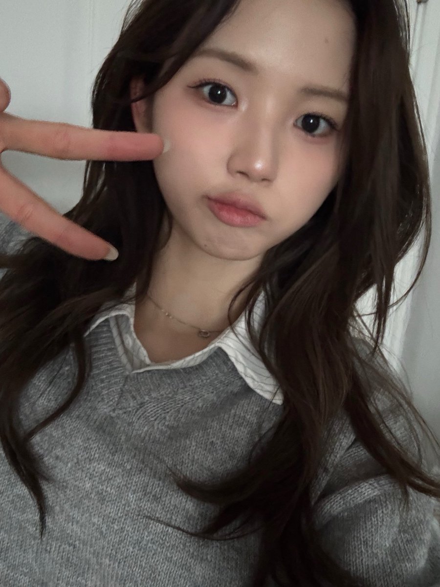 LXXE_S3's tweet photo. 260205 #이지우 프롬 https://t.co/YZ5geNbJBA