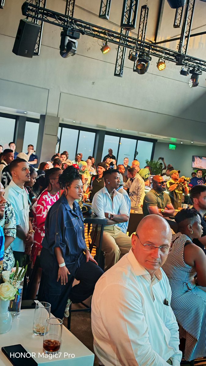 PhilMphela's tweet image. SPOTTED: 

Ashley Ogle

#BBMzansi Season 5 housemate is at the launch of the #HONORX9d Series in Sandton courtesy of @HonorAfrica. 

#HONORX9dLaunchEvent 
#KgopoloReports