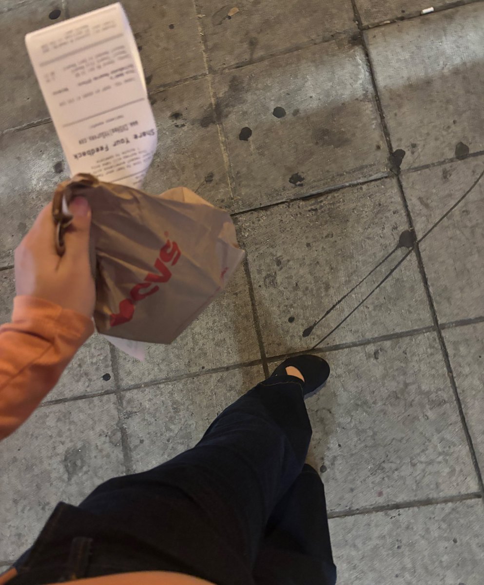 jettalikethacar's tweet image. #wearacondom #damn