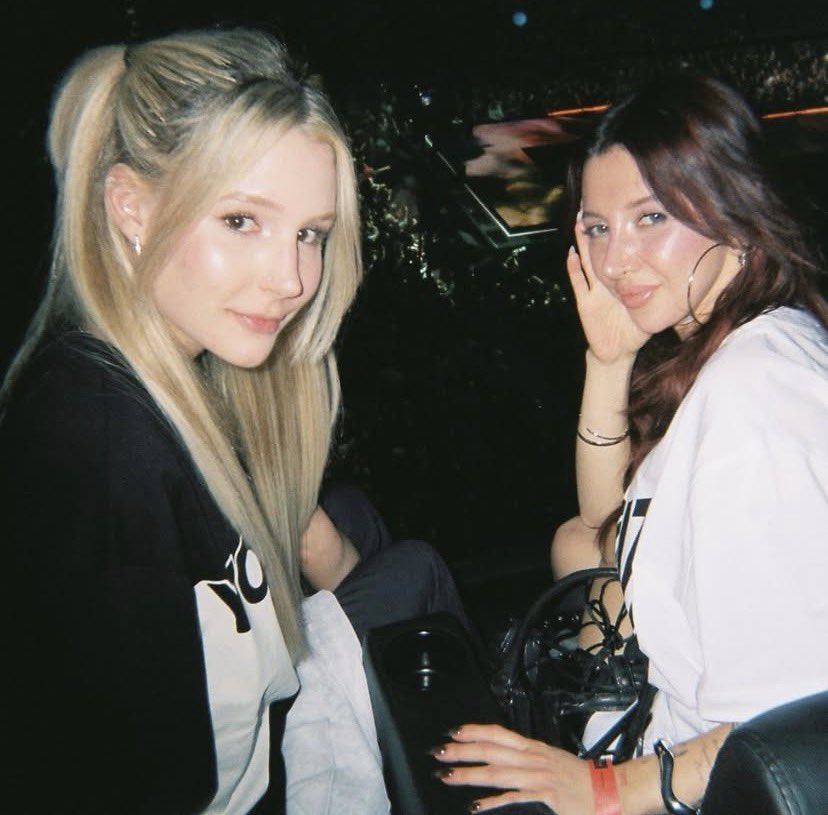 bilymins's tweet image. cok guzelsiniz cok 🤍🤍