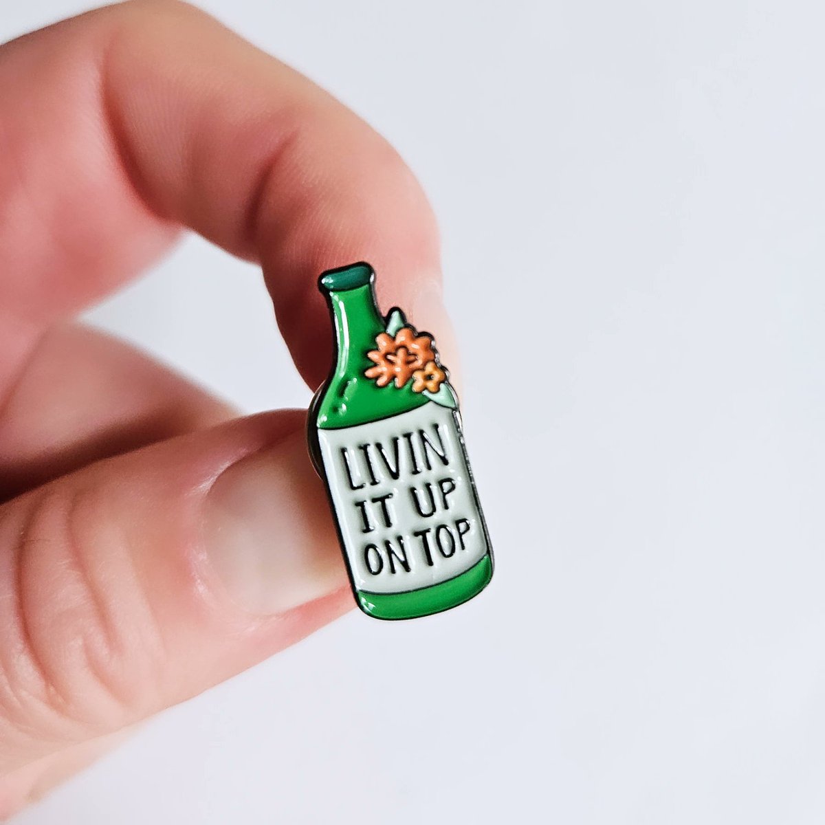 onestopbadges's tweet image. Bottle the good times 🍾👇
25mm Soft Enamel Badges with Black Dye Metal 

#custompins
#enamelpins
#pinbadges
#livinitup 
#livinitupontop