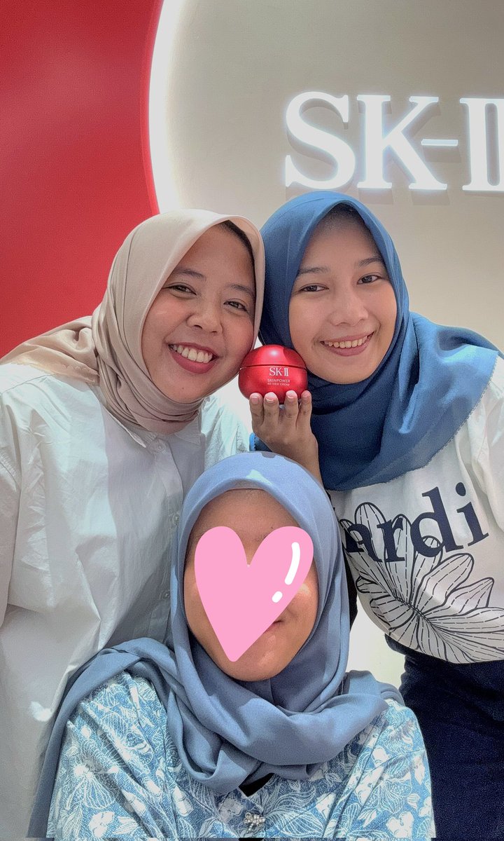 markjaeyong's tweet photo. Where healthy skin meets happy moments ✨
See youuu @Tawan_V 💖✨

@SKII_ID
#SKIIxTayTawan
#PlumpSquishChallenge
#SKIIID
#Tawan_V https://t.co/Bo1cuMuhZa