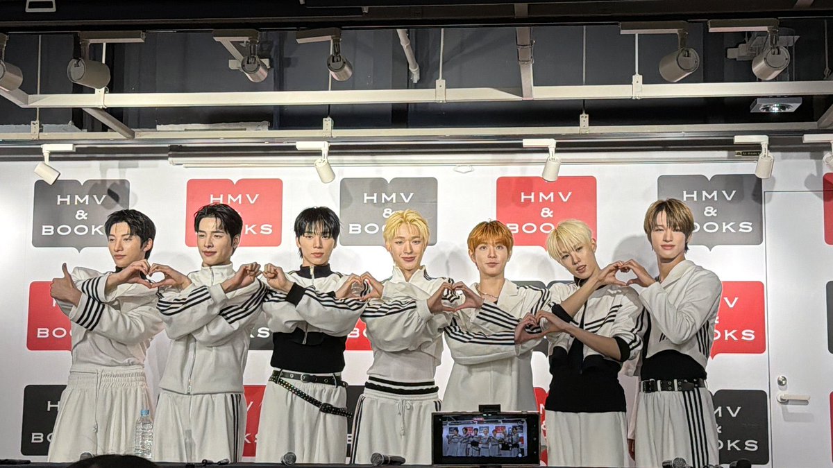 cl5se2y0u's tweet image. 와 두번째 세번째 존나웃겨