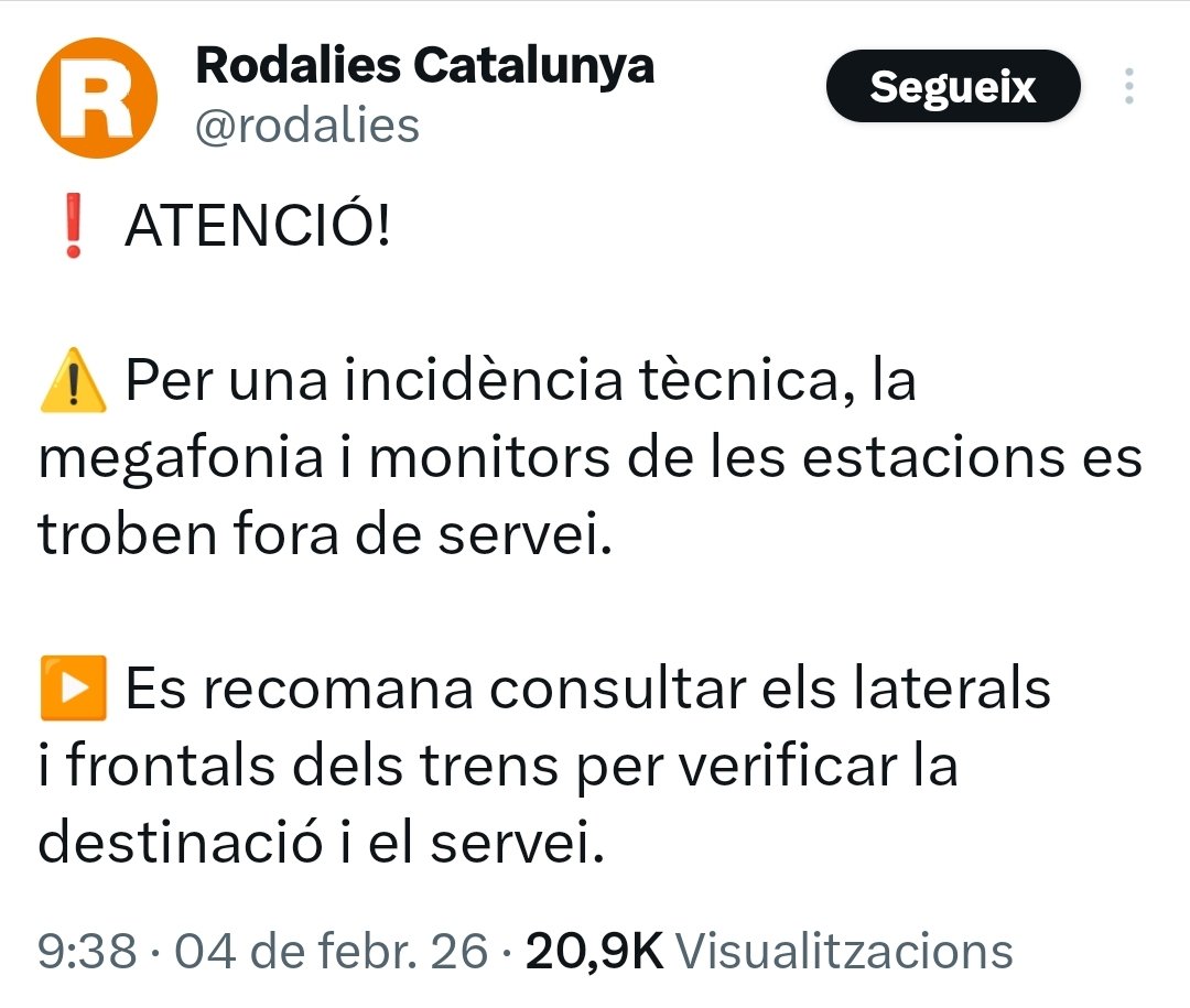 No funciona la megafonía y no pueden informar de que no funciona nada. 
Cuando crees que ya nada puede empeorar más, va Adif y te sorprende.