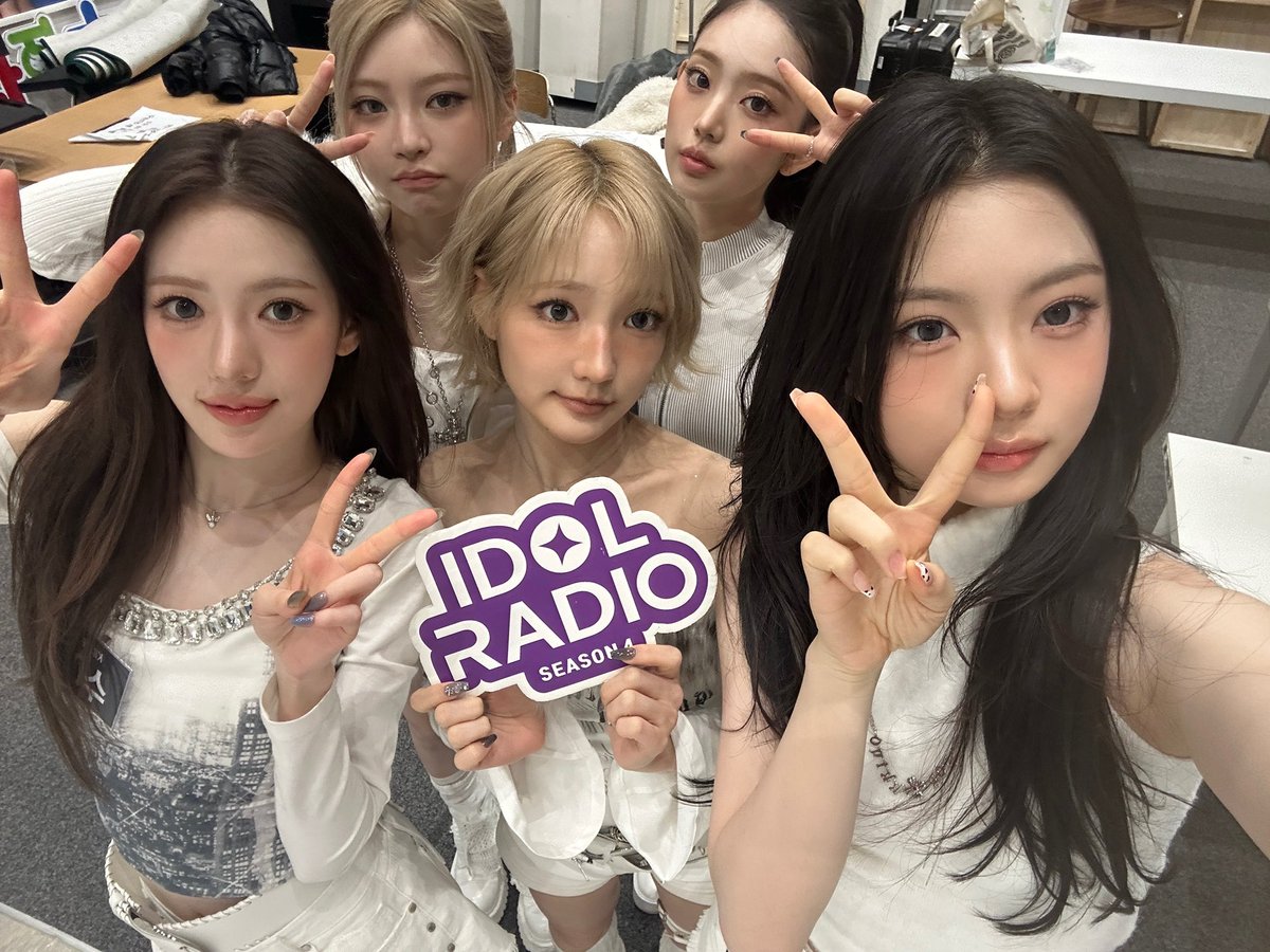 아이돌 라디오4 #ep195 키키 (DJ 선우)와 함께하는 스트리밍 방송이 시작됐습니다

📲 MBC RADIO 공식 Youtube 채널에서 라이브 스트리밍
youtube.com/live/U5BZgjNY3…

<a href="/THEBOYZ_officl/">더보이즈 (THE BOYZ)</a>
<a href="/We_KiiiKiii/">KiiiKiii</a>

#MBC #IDOLRADIO #아이돌라디오 #더보이즈 #선우 #KiiiKiii #키키