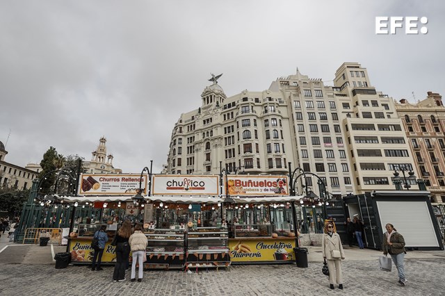 EFE_CValenciana's tweet photo. ➡️ València autoriza 146 churrerías para Fallas y retrasa su inicio de actividad 11 días https://t.co/ll0L0XfS7j
