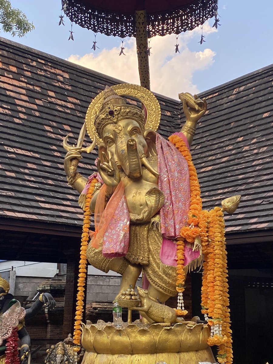 KanYaPhakSEP's tweet image. พรุ่งนี้สันคสติจตุรถีค่าาา 🌺🕉️✨