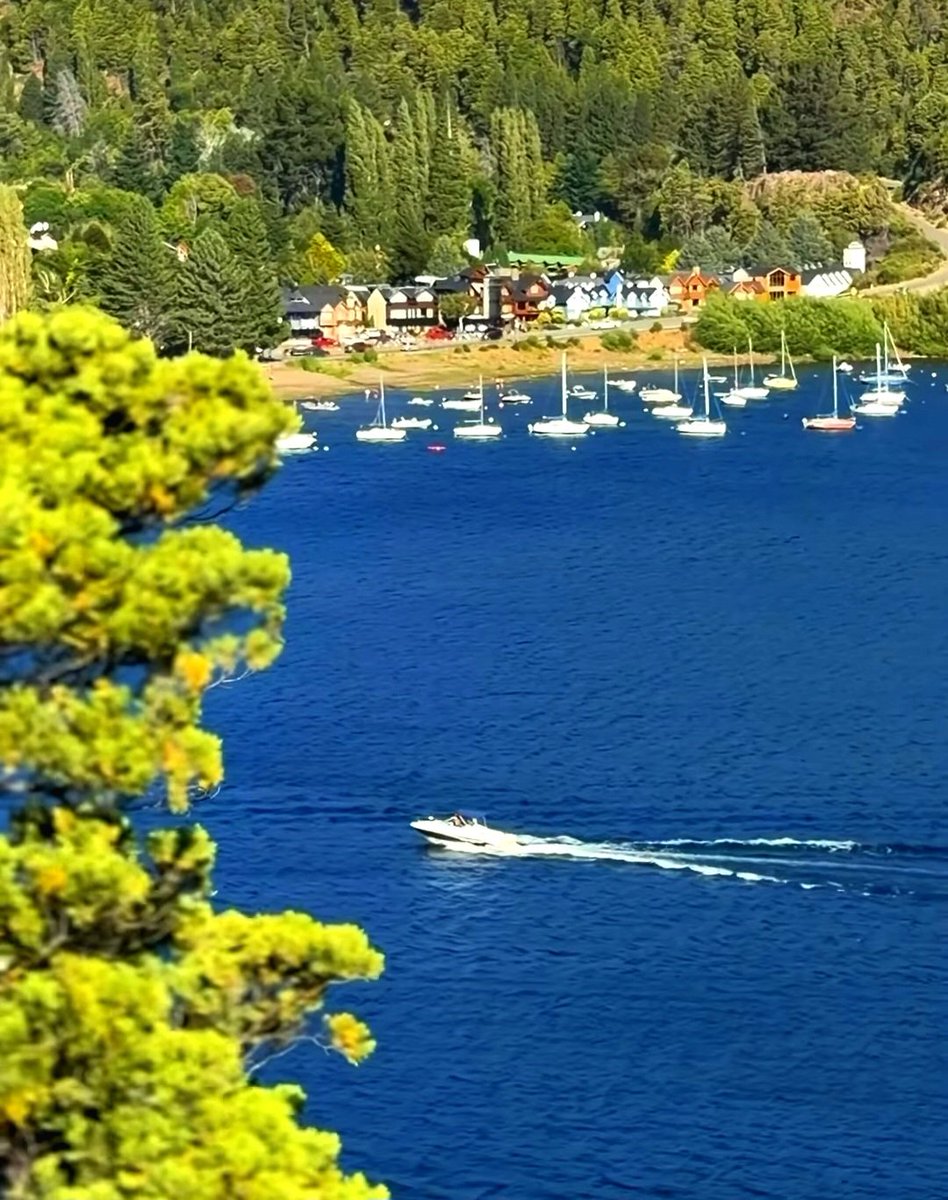 ¡Buen día! ¡Hermosa siempre! San Martín de los Andes. 
Patagonia 🇦🇷🧉☀️🍀