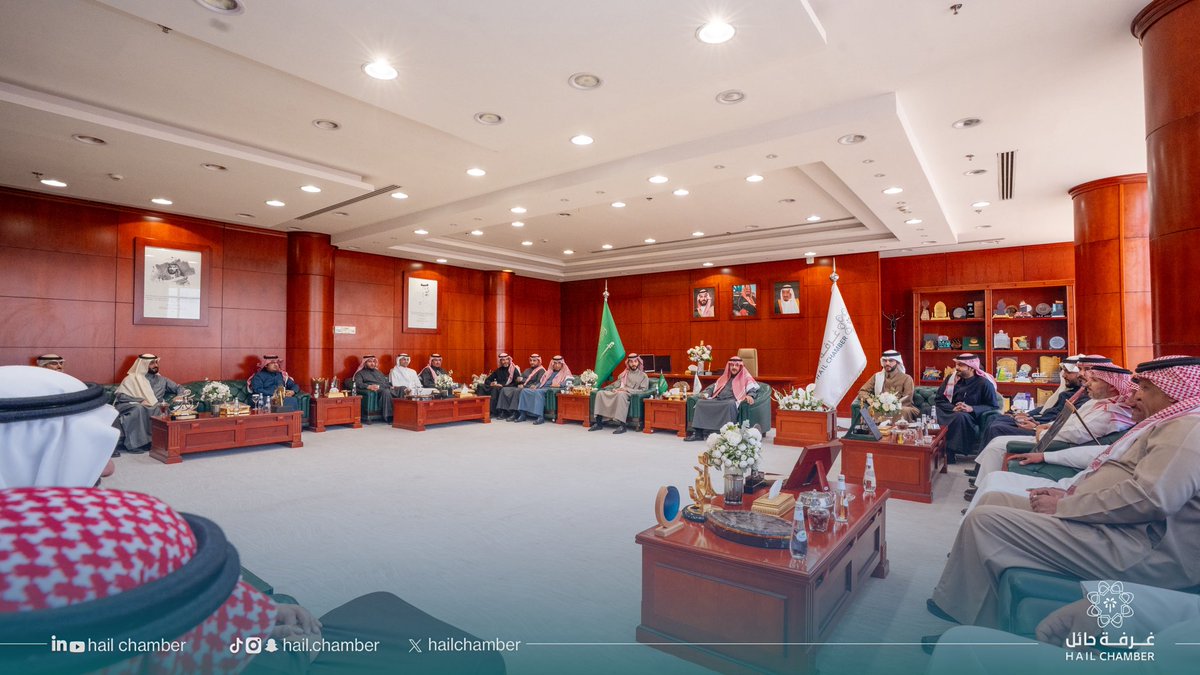hailchamber's tweet photo. #استقبال |

استقبل رئيس #غرفة_حائل أ. نايف الجميل رئيس اللجنة الوطنية اللوجستية في اتحاد الغرف السعودية أ. راكان العطيشان، و أعضاء اللجنة، بحضور عدد من أعضاء مجلس إدارة الغرفة. https://t.co/WS0b9dMs0j