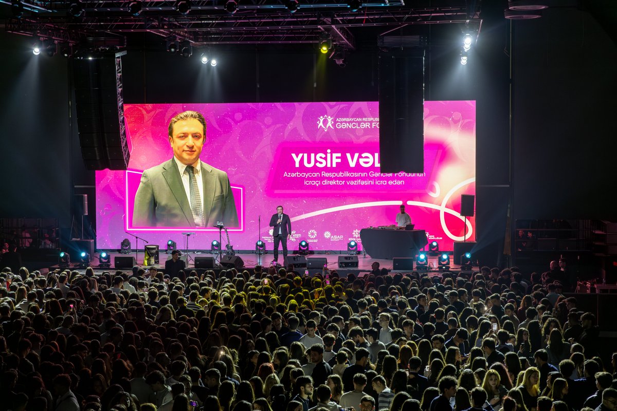 konullu_aze's tweet image. Azərbaycan Respublikasının Gənclər Fondu tərəfindən təşkil olunan “GəncLAND” Gənclər Festivalında 3 mindən çox gənc bir araya gələrək Gənclər Gününü yüksək enerji ilə qeyd ediblər.

#AKTİ #AzGF #GəncLAND #GənclərGünü2026 #GənclərləGənclərÜçün #GənclərFondu15il