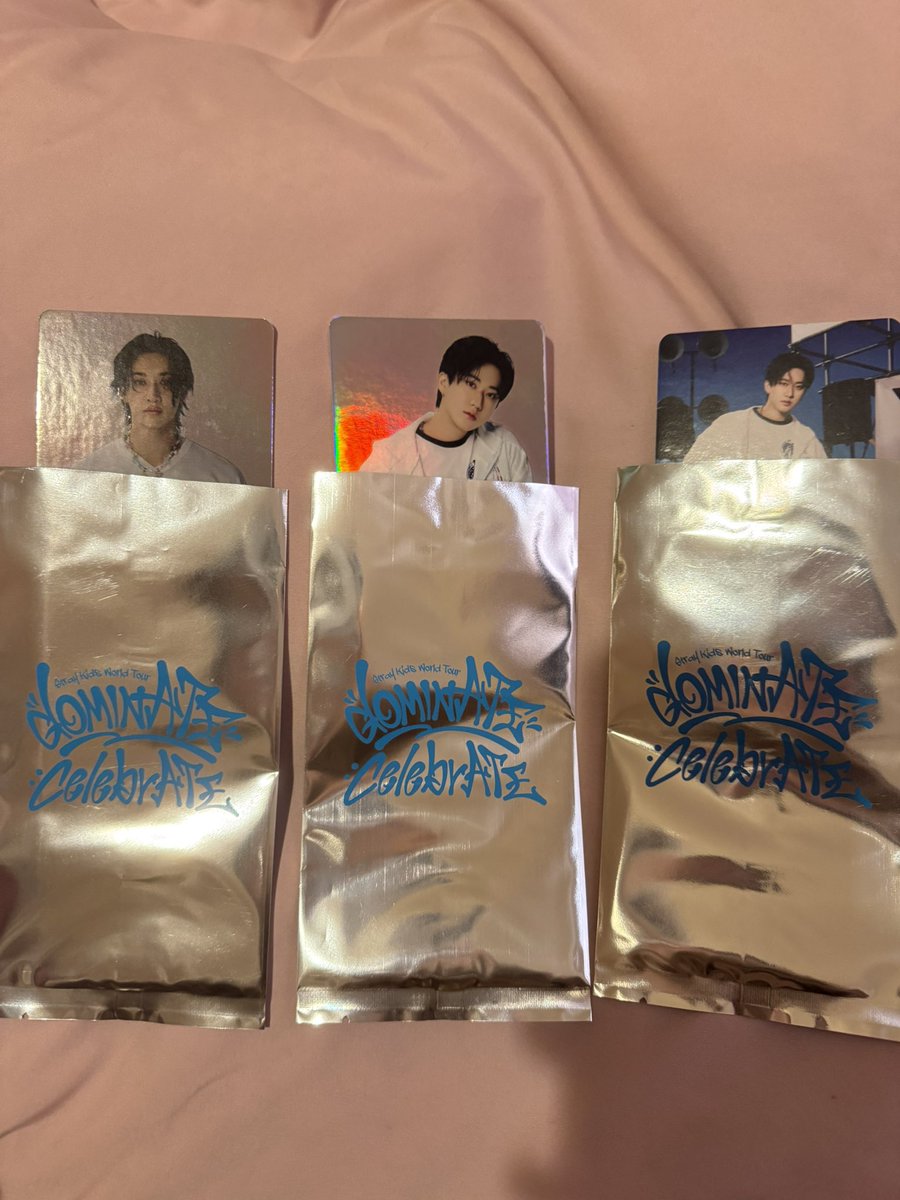 V_LeeFe_J's tweet photo. Stray Kids  スキズ dominATE celebrATE ソウルコン アンコン スペシャルトレーディングカード トレカ 交換

譲：バンチャン チャンビン

求：リノ2種 フィリックス （ピリはホロ求）

郵送、都内手渡し可

交換可能な方、お声がけお待ちしております*_ _) https://t.co/3BiibHfHXN
