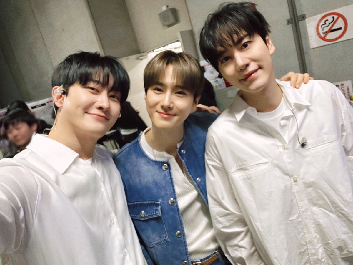 zhoumi_419's tweet image. 앞으로 도 같이 화이팅 하자🩷
#SMTOWN