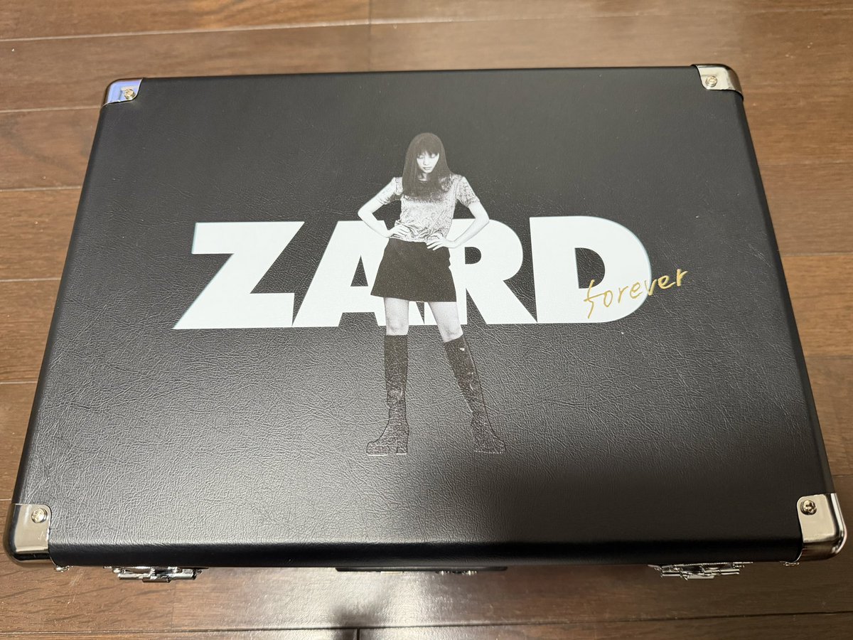 ｷﾀ━━(ﾟ∀ﾟ)━━!! ZARD ポータブルアナログプレーヤーとレコード