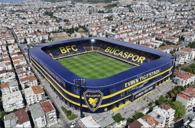 ForzaBuca_'s tweet photo. Siyaset desteğimiz olmadığı için şöyle bir stadımız olmuyor galiba bütün köy kasabalara yeni modern stad yapıldı bizde Bucanın tam ortasında ulaşımı kolay bir stad istiyoruz  
Evren Yiğit Stadı istiyoruz @bucaspor @cemiltugaytms @gorkemdumanbuca https://t.co/XuLbjX4lxA