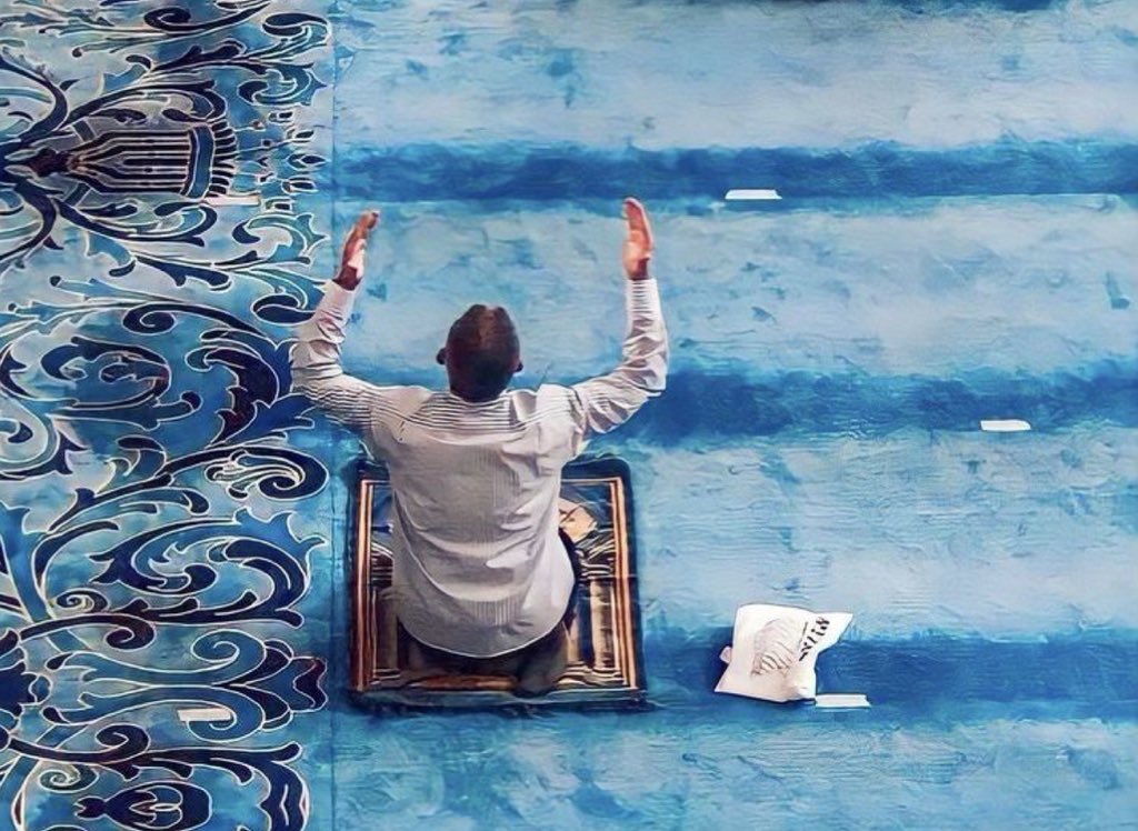 (( إِنَّهُ كَانَ بِي حَفِيّا ))

• قال مُجاهد :
عَوَّدني الإجابةَ لدُعائي ..