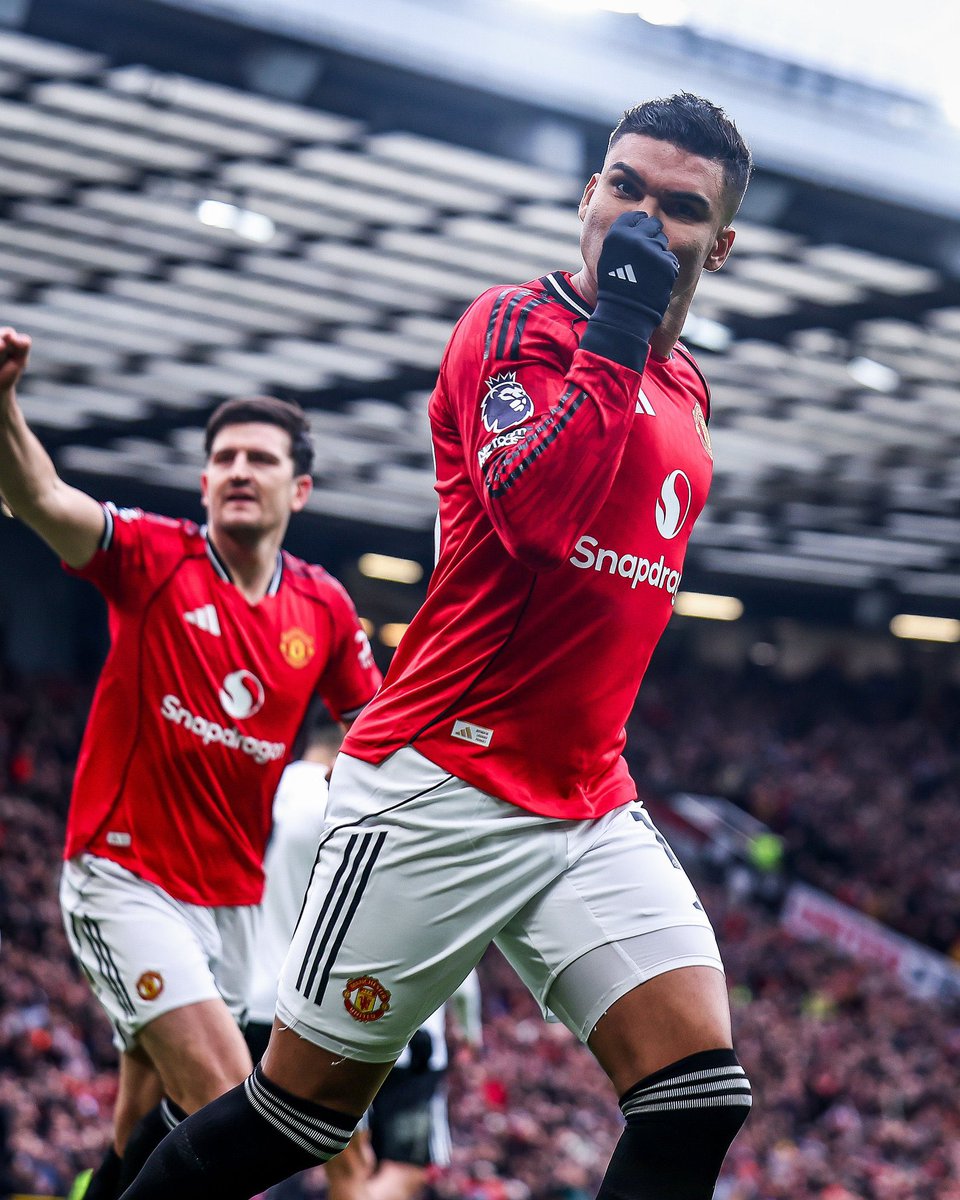 🚨🇧🇷 | JUST IN:

Casemiro has won the Premier League Player of the Week Award. 👏❤️ [<a href="/SullyTalkz/">Sully</a>]