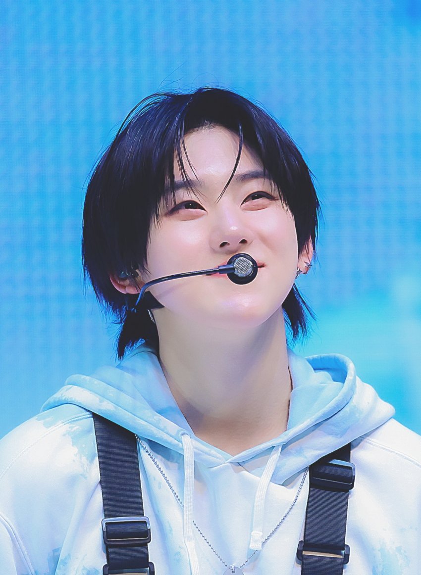 히발 존똑 리본가져와서 머리묶어주고싶어