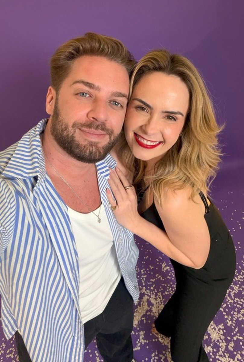 centralreality's tweet image. Sérgio Tristão, que faz parte da equipe de Ana Paula Renault, faz desabafo:

“Não dormi quase nada essa noite. Motivo: Brigido tava no quarto ao lado, equipe falando alto, batendo a porta do quarto a noite toda e até de manhã falando que a Globo manipulou o paredão.”