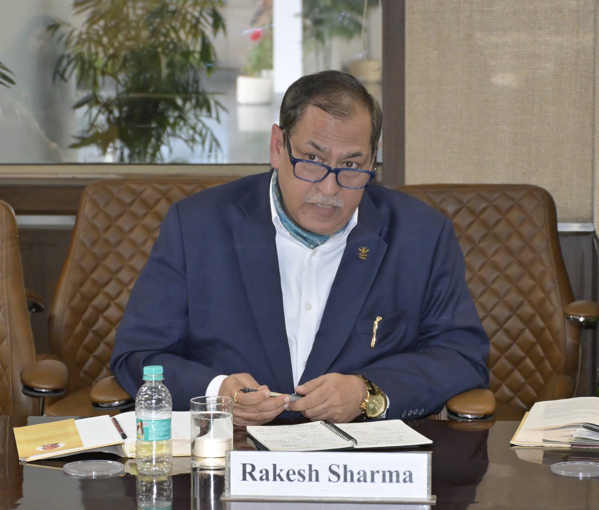IDSAIndia's tweet photo. MP-IDSA hosted a discussion on the book 'Pakistan: Ideologies, Strategies and Interests' by Amb Dinkar P Srivastava. The session was chaired by DG @SujanChinoy with insights from discussants Lt Gen Rakesh Sharma &amp; @ACPShukla , followed by lively Q&amp;A session. https://t.co/7EH0XZ0Jdg
