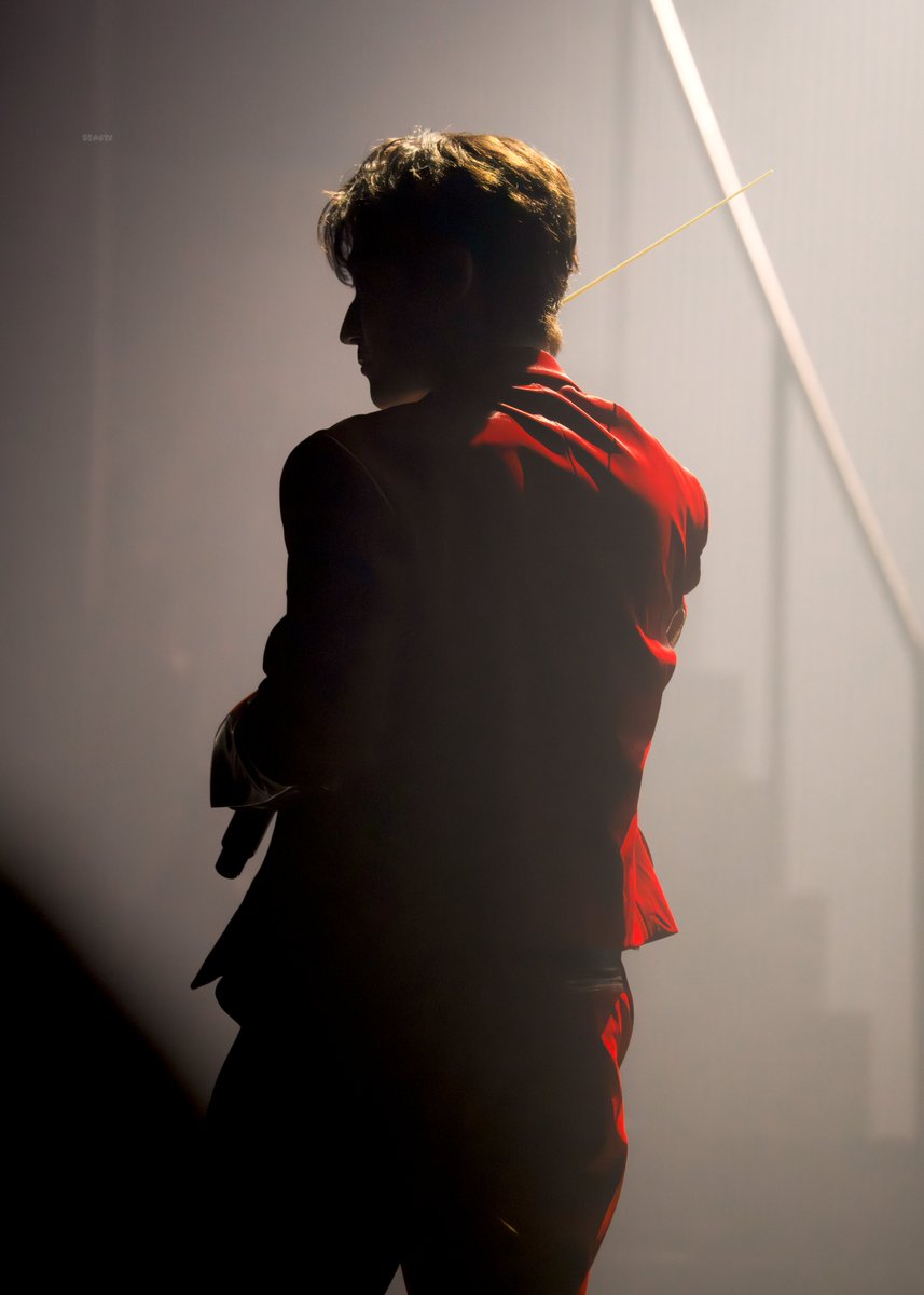 syabto1's tweet image. 남기는 건 뭐 얼마나 있나 싶고, 그런데도 하나라도 더 못 보여줘서 미안해하고 

낯선 장르일 수도 있다는 거 너무 잘 알아서- 그럼에도 본인이 가지고 있는 음악세계를 우리에게도 보여주고 싶어해서 뭐 하나 본인 손 안 거치는거 없게 치열하게 준비해서 브랜딩한 콘서트