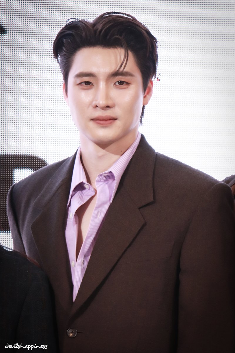 devilshappiness's tweet image. ออนสเตจ 😁

#MeanPhiravich 
#UltimateTroopBoardJump2026