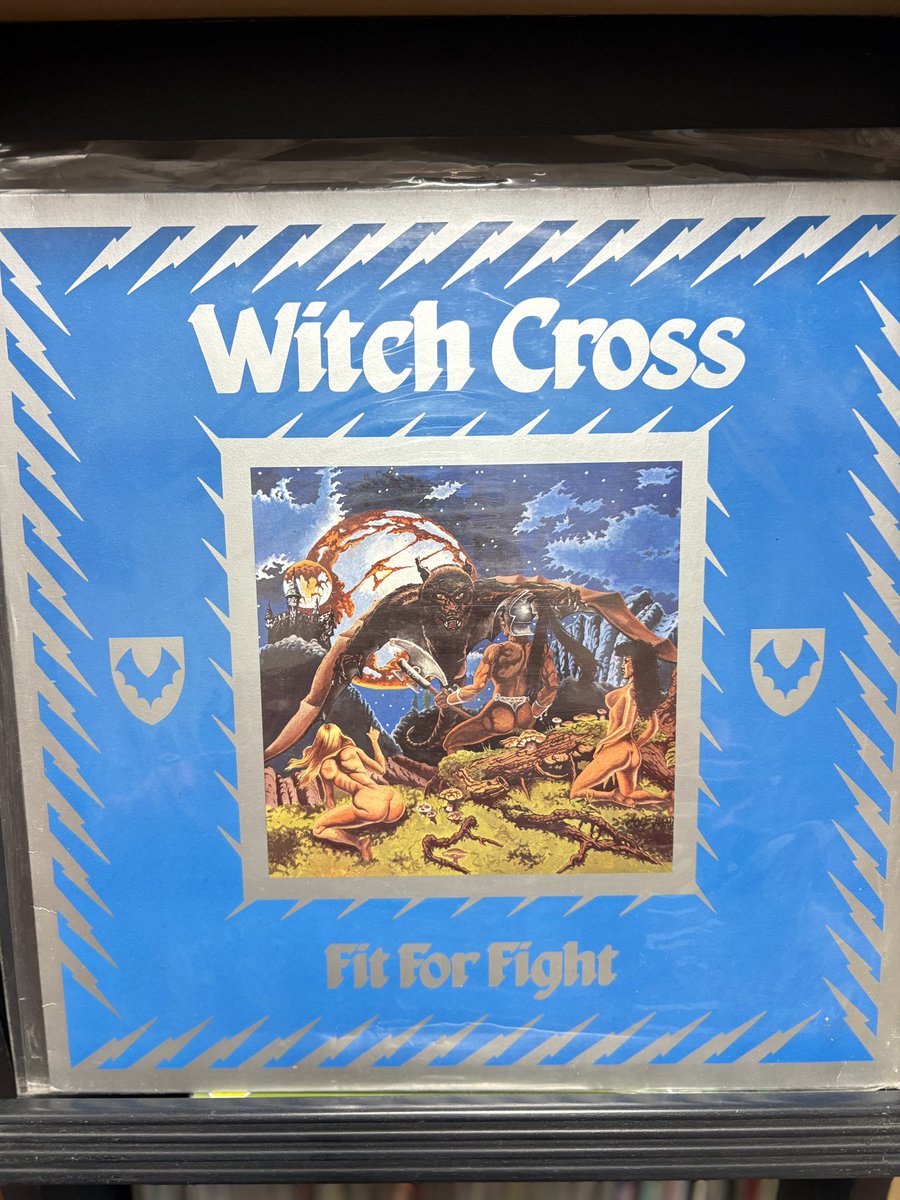 kanoezuka7's tweet photo. いゃあ、楽しいねぇレコード😀
#WITCHCROSS
#OZZY
近所の中型電器店、レコードも置いてて、
輸入盤もあったんだよね、中学生の僕らには大助かりだった、新宿出るのに金かかるし。 https://t.co/thIn5yPZBf