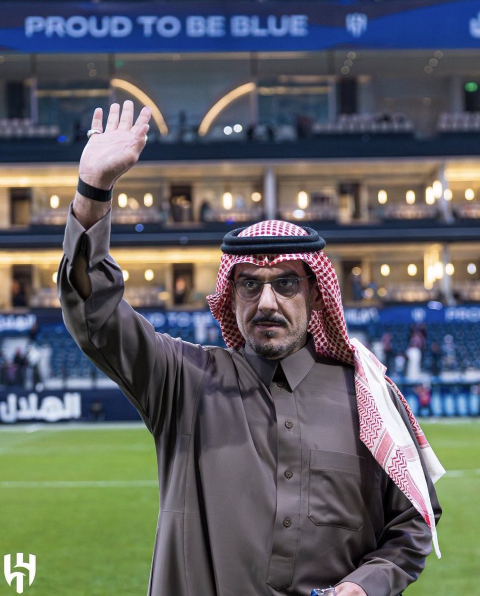 ban_hfc's tweet photo. كنت أعتقد أن الهلال يحتاج ثلاث فترات انتقال لترتيب وضع الفريق .
لكن الأمير نواف فعل شيئاً لا يصدق في فترة شتوية نعم شتوية و ليست صيفية .
الهلال جدد عناصره المحلية بلاعبين أغلبهم شباب و تعاقد مع مهاجم بحجم بنزيما إضافة إلى مهاجم مواليد يعد من أبرز مواهب فرنسا و موهبة قادرة على اللعب في جميع مراكز الوسط .

شكراً وجه السعد 💙
