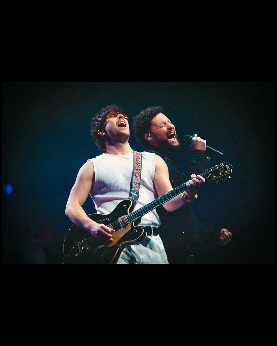 calumscott's tweet photo. Last few shows of the Asia leg of the Avenoir Tour and I genuinely don’t want it to end!!😭
📸 - @callumshots &amp; @itsalbertyeh https://t.co/Fh6IiOJPGP