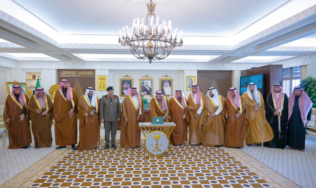 بارك سموه انطلاقة الجائزة، مشيرًا إلى أن منطقة القصيم أولت جانب التوطين والتمكين اهتمامًا كبيرًا، أسهم في تحقيق معدلات عالية في نسب التوطين..

سمو #أمير_منطقة_القصيم يُطلق جائزة فيصل بن مشعل للتوطين لتعزيز تمكين الكفاءات الوطنية.