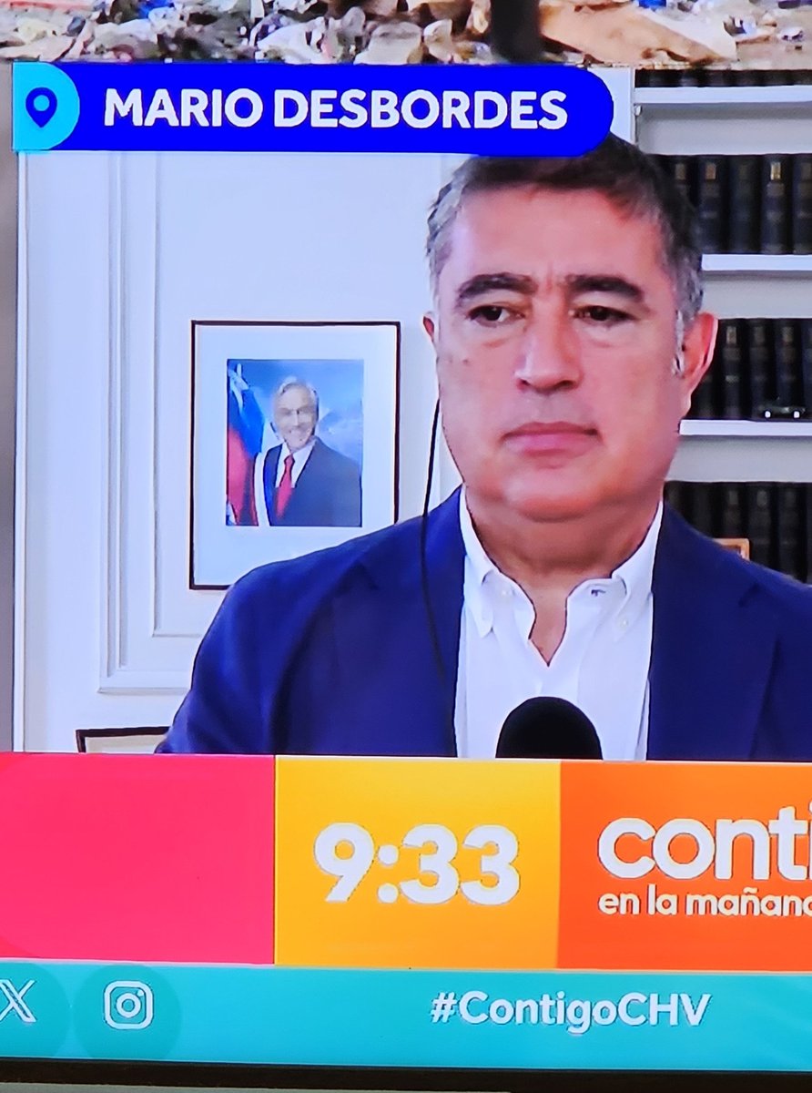 e_limio's tweet photo. Porqué @desbordes tiene la foto de Piñera como presidente y no de @GabrielBoric el actual mandatario? Está bien que le caiga mal, pero hay un ordenamiento que dicta otra cosa. https://t.co/pS7a7Ybpxv