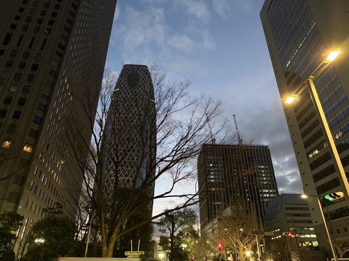 kazz_nishikiori's tweet image. 昨日夕方、音楽の富田さんと新たにやってる事の打ち合わせ。
今朝は４時だいから、新宿へ行ったり、途中空きましたが横浜へ・・・
東京へ戻って又続きの仕事と、long dayの一日でした。
少し寒さが緩んだ立春を迎え、穏やかな陽射しの中、近郊のドライブを楽しんだのです。