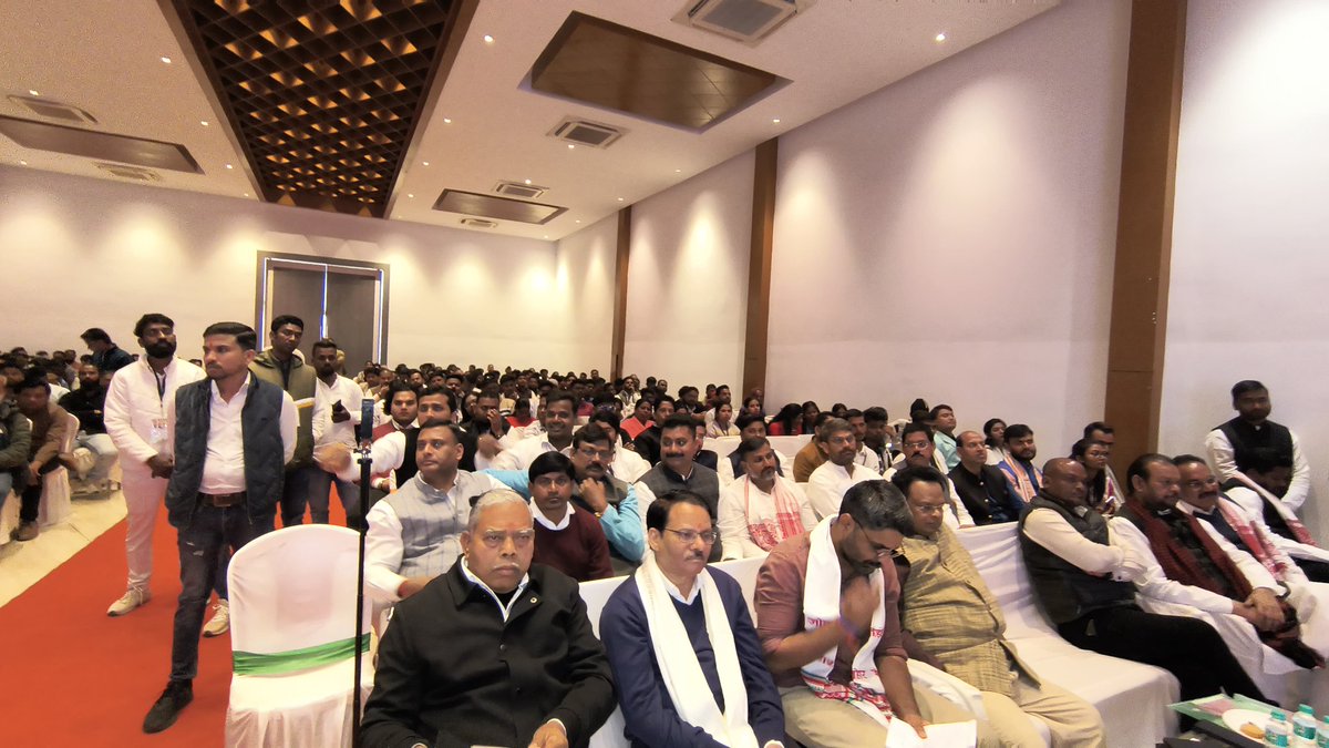 INCJharkhand_'s tweet photo. झारखंड प्रदेश कांग्रेस कमिटी के सह प्रभारी श्री @sirivellaprasad जी ने “झारखंड प्रदेश युवा कांग्रेस की कार्यकारिणी बैठक" में झारखंड प्रदेश युवा कांग्रेस के कार्यकर्ताओं एवं पदाधिकारियों को संबोधित किया।

@kcvenugopalmp @KRajuINC @MahtoKeshavINC @INCIndia https://t.co/vYvyqlDjGl