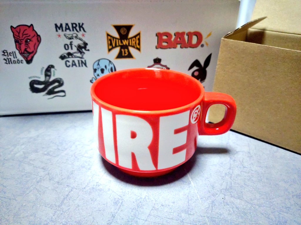 赤にして良かったです😁 可愛い🎵 以前買った黒と✨ #EVILWIRE