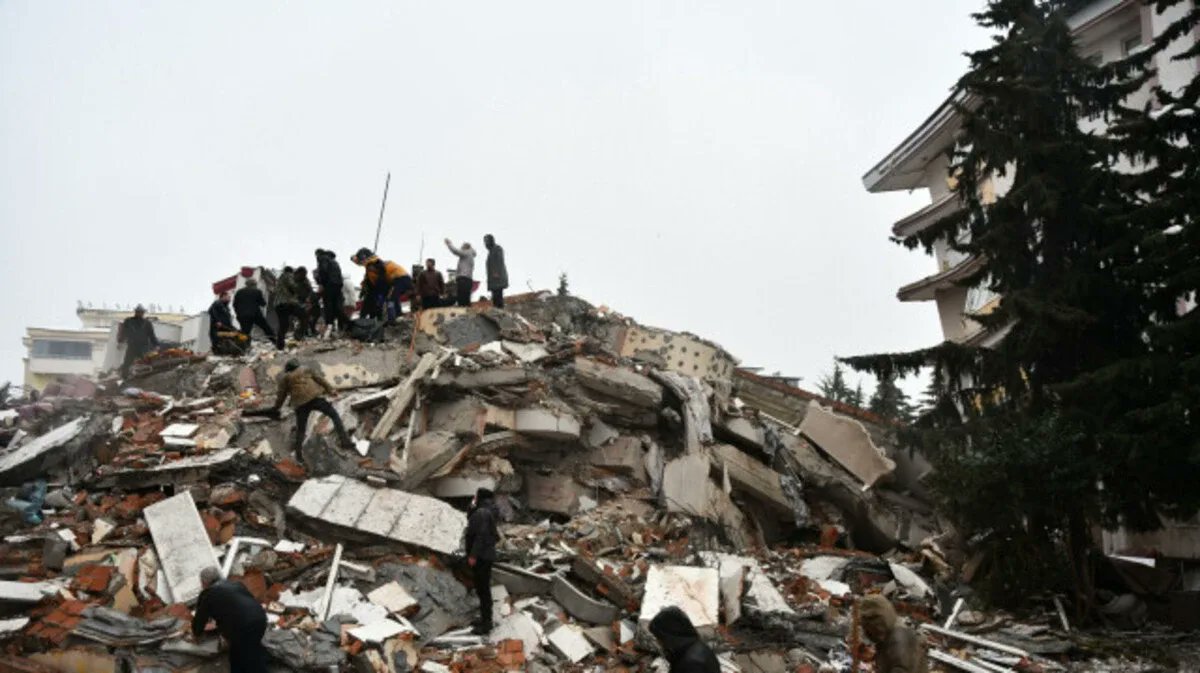 Hangi İllerde Eğitime Ara Verilecek? Valiliklerden Açıklama geldi! #KamuKurumları 'da İzinli Sayılacak... #SONDAKİKA #6subatdepremi #6subat2023 
trendposta.com/4-ilde-okullar…