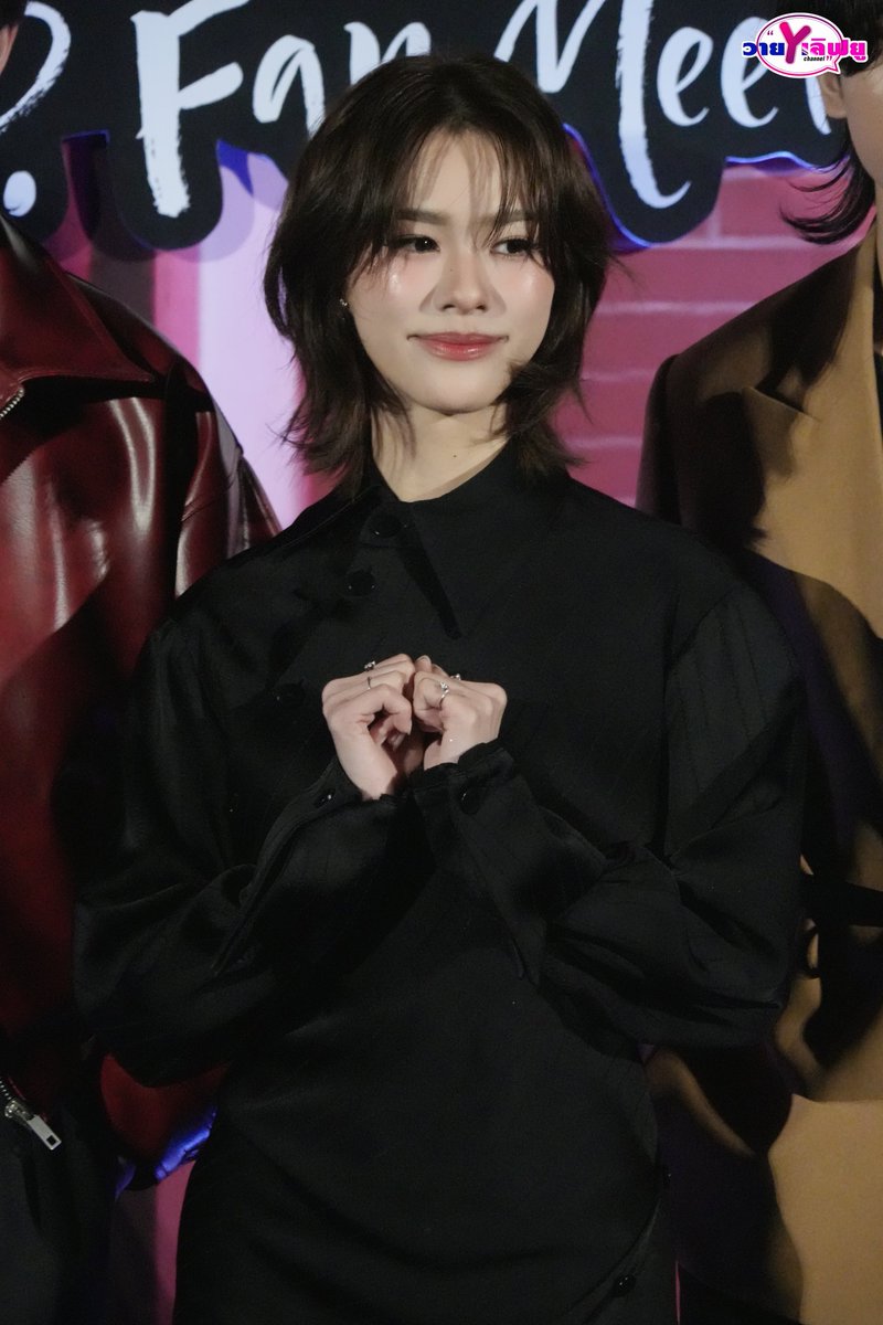 Yloveyouchannel's tweet image. เท่ก็ได้น่ารักก็มี  “เอมี่ ทสร” !! ช่วงสัมภาษณ์ก่อนเริ่มงาน “Burnout Syndrome Final EP Fan Meeting”❤️💐🖤

#BurnoutSyndromeSeriesFinalEP
#emiamily #เอมี่ทสร
#BurnoutSyndromeSeries