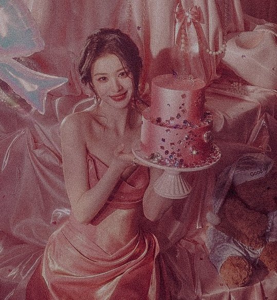 ️️

  ️️

Happy birthday to me. Terima kasih atas segala keberkahan yang sudah Tuhan berikan kepadaku sampai bisa menginjak umur ini. Terima kasih untuk keluargaku tersayang. Kedua masku, Mbak Dyah dan keluarga Tjokorda.            

  ️️

  ️️