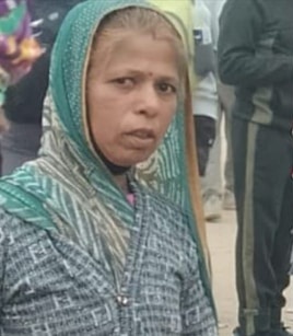 NewsAlgebraIND's tweet photo. BIG NEWS 🚨 An Anganwadi cook in Neemuch, MP, sacrificed her life to save children from a bee attack 😢

Kanchan Bai Meghwal shielded around 20 children by covering them with mats and tarpaulin.

She was stung repeatedly while ensuring the children were moved to safety.

All the children survived due to her brave action.

Kanchan Bai later succumbed to the stings, leaving the nation saluting her courage.