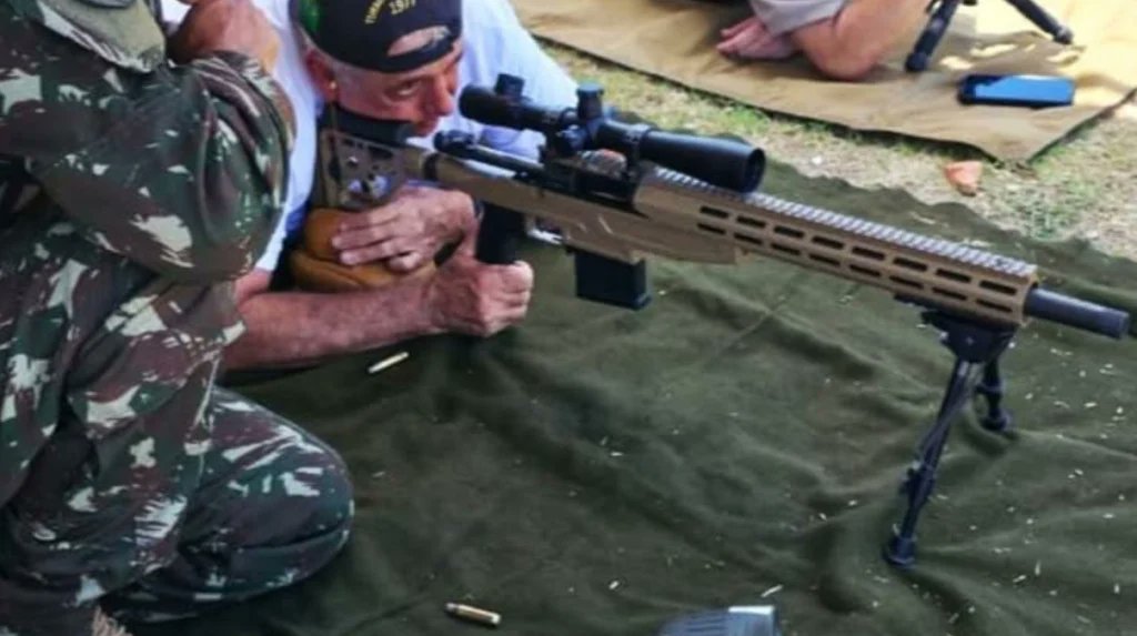 DefenseLrca's tweet photo. O novo fuzil sniper da Imbel
- Protótipo do ISR 100/18 passa por avaliação técnica no CAEx e substitui o clássico AGLC
#Imbel #fuzil #sniper #ISR10018
https://t.co/Fz04xyUN2D https://t.co/VzVGczzlnL
