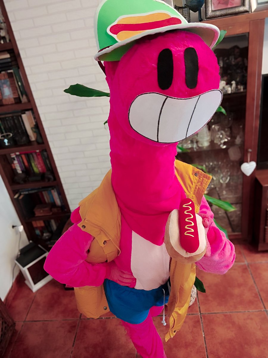 Yo! Where my peeps at? 
Doug cosplay from Brawl stars! 🌭♥️ 
#brawlstars 

(He estado trabajando en este cosplay meses <a href="/TreborOP/">Heretics Trebor🐣</a> un ♥️ y un 🔄 al menos, no? 🙏)