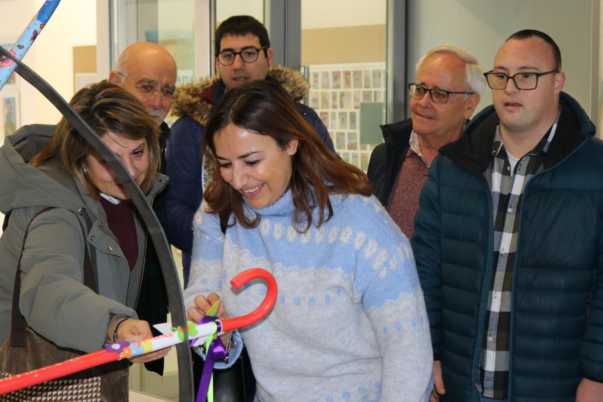 La alcaldesa, <a href="/mndres/">Miriam Andrés</a> ha subrayado la importancia del #arte como herramienta de #integración y expresión durante la inauguración de la #exposición #IntegrARTE, del proyecto #Mirar, impulsado por <a href="/FPersonas/">Fundación Personas</a>. Se puede visitar en el #Lecrác de #Palencia hasta el próximo 8 de marzo.