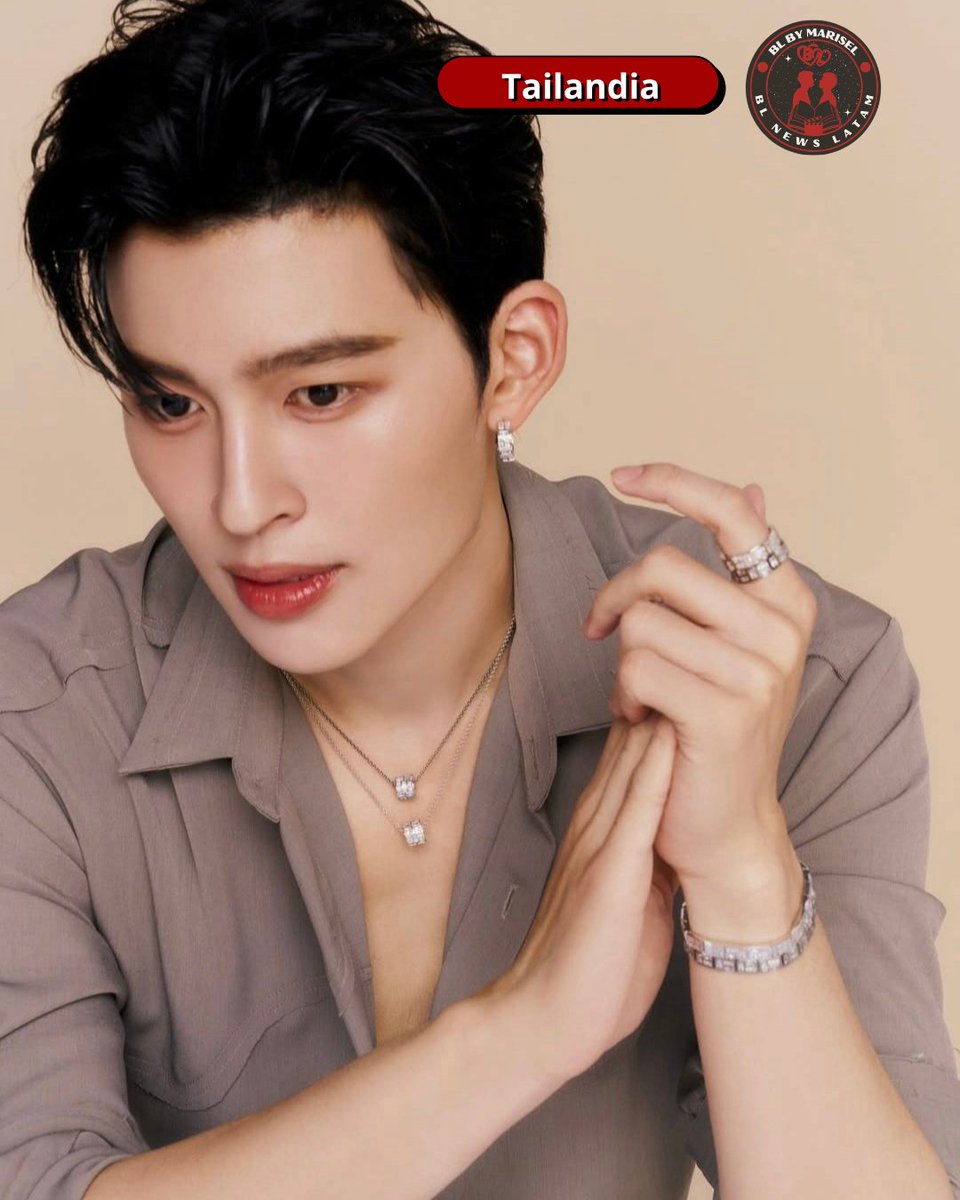 BLNEWSLATAM's tweet image. #PondPhuwin #apmmonaco #apmmonacoTH #phuwintang #BLNewsLatam

✨ PondPhuwin x APM Monaco: Pura elegancia ✨

Visuales de infarto: Pond y Phuwin protagonizan la campaña "Hiver" de APM Monaco TH. Joyas de lujo, flores y una química inigualable. 💎🧡