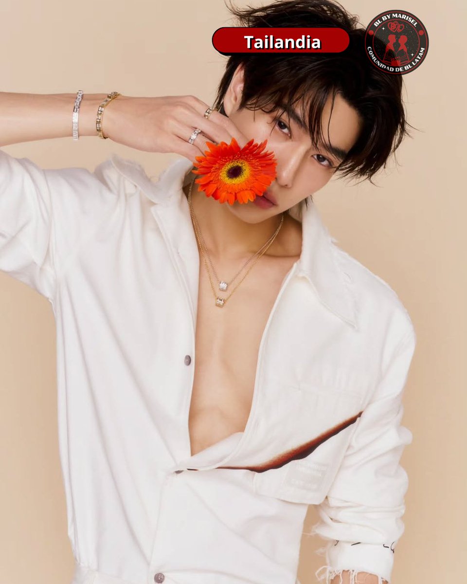 BLNEWSLATAM's tweet image. #PondPhuwin #apmmonaco #apmmonacoTH #phuwintang #BLNewsLatam

✨ PondPhuwin x APM Monaco: Pura elegancia ✨

Visuales de infarto: Pond y Phuwin protagonizan la campaña "Hiver" de APM Monaco TH. Joyas de lujo, flores y una química inigualable. 💎🧡