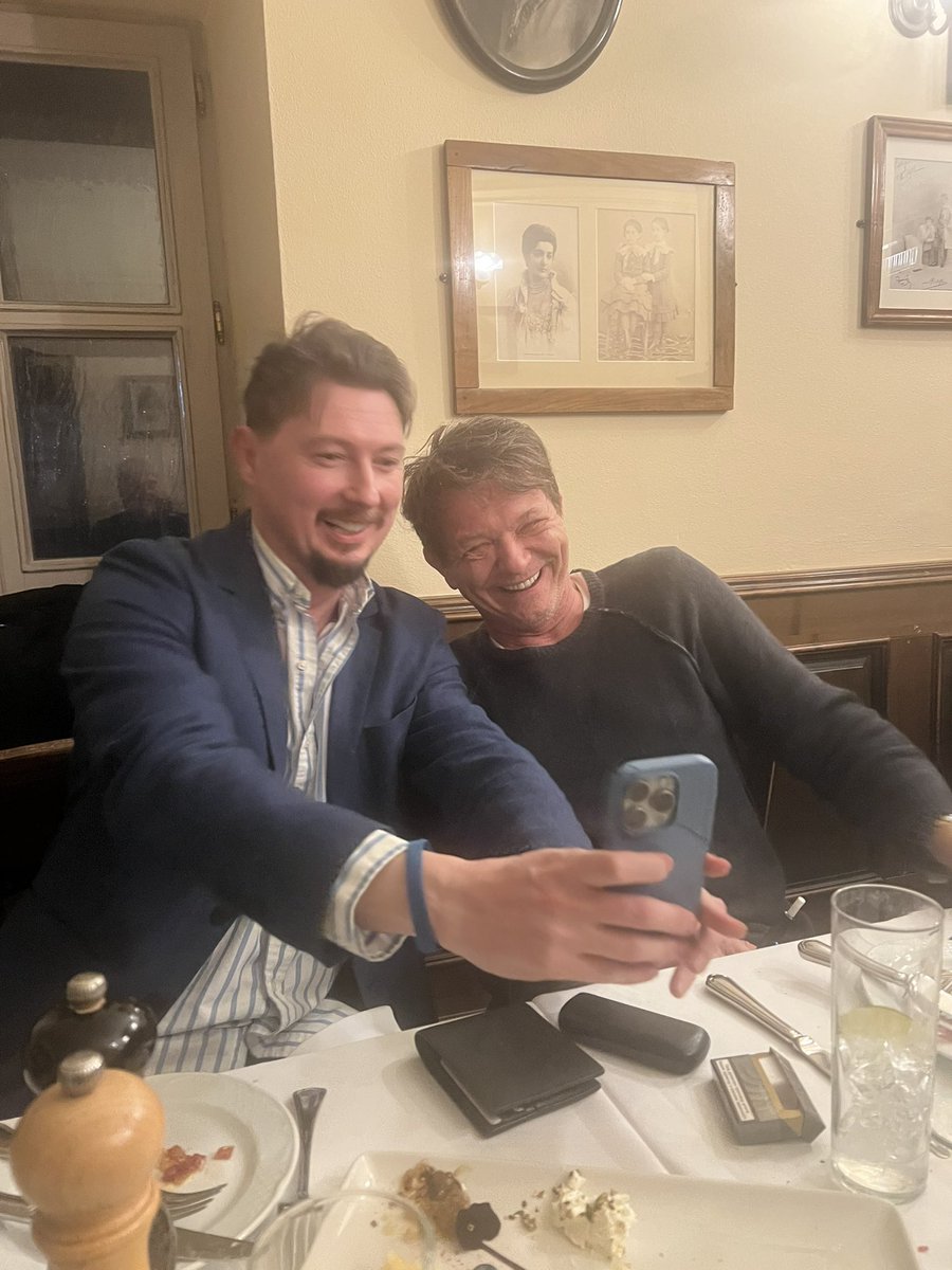 Od danes na sporedu tudi v Ljubljani in Sloveniji😊
Svadba. 
Prevod Ohcet 🤭
🇭🇷🇷🇸