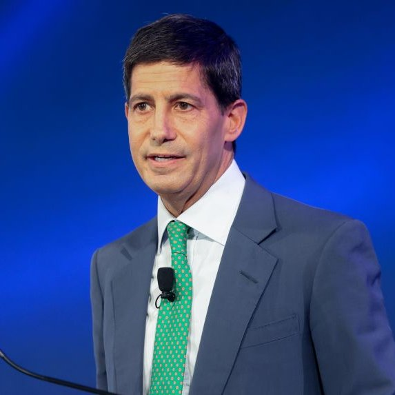 AMERİKANIN 2040 PLANI !!!

Bakın dikkatli okuyun...

Trump kaos çıkartıp doları kasıtlı olarak zayıflatmaya çalışıyor.

Gazeteciler soruyor. "Zayıf dolar sizi endişelendirmiyor mu?"

Trump: "Hayır."

Peki ya aynı anda 15 ülkeye baskı yapıyorsa?

Ve bu tesadüf değilse?